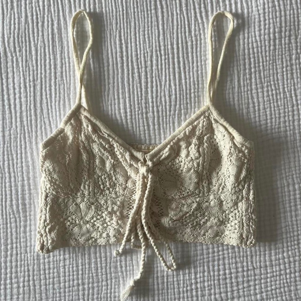 Jen’s Pirate Booty cream / off-white crochet lace up crop top